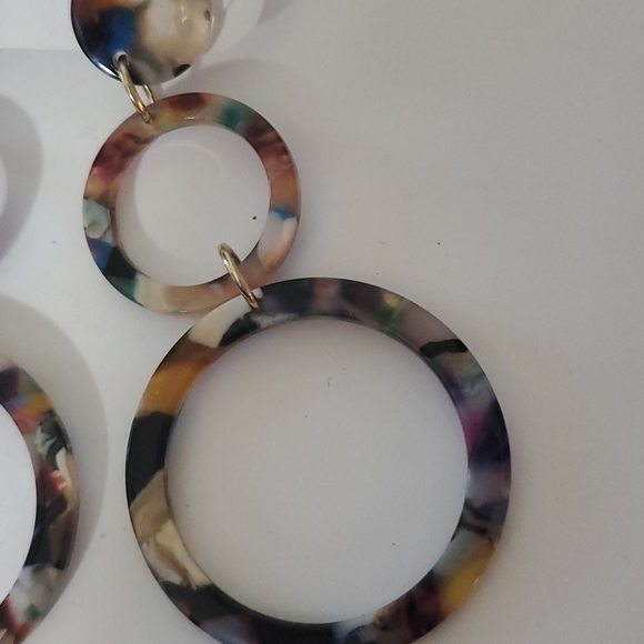 🆕️ Acrylic Circle Drop Earrings - Picture 2 of 7